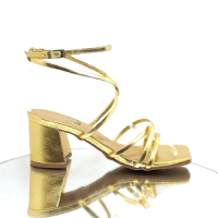 Feito pra você * Sandália cor à escolher