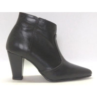 Bota 17617 em couro Preto